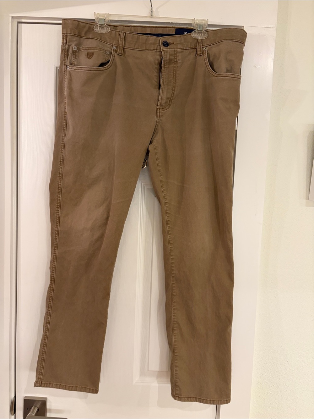 Daniel Cremieux Men's Slim Straight Jeans in Tan